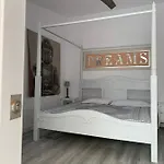 Casa De La Playa Feriehus